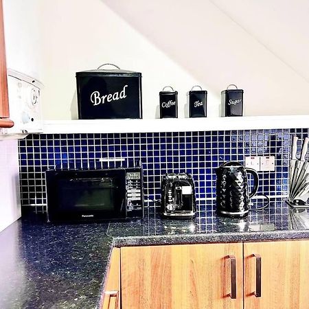 Crown House Two Bedroom Apartment Aberdeen Esterno foto