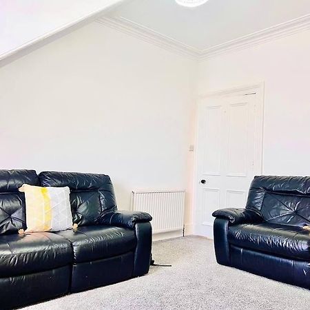 Crown House Two Bedroom Apartment Aberdeen Esterno foto