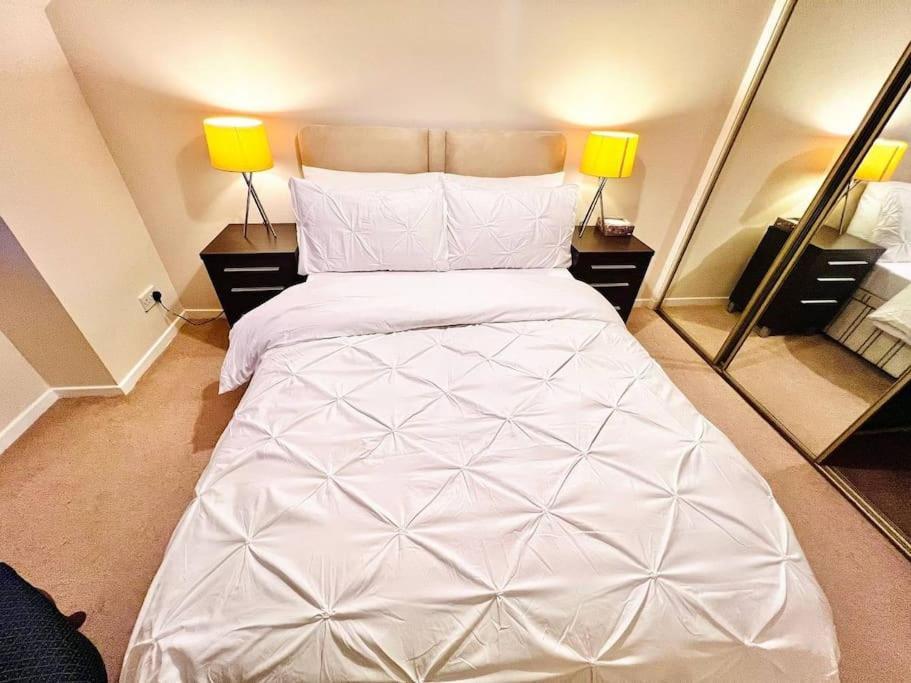 Crown House Two Bedroom Apartment Aberdeen Esterno foto