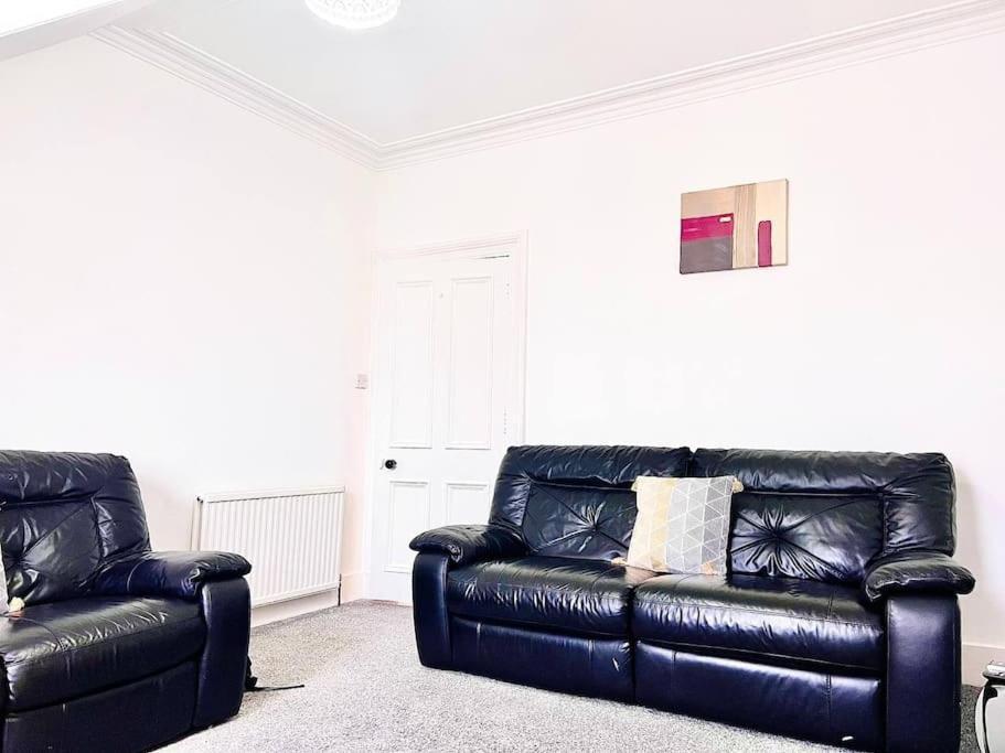 Crown House Two Bedroom Apartment Aberdeen Esterno foto