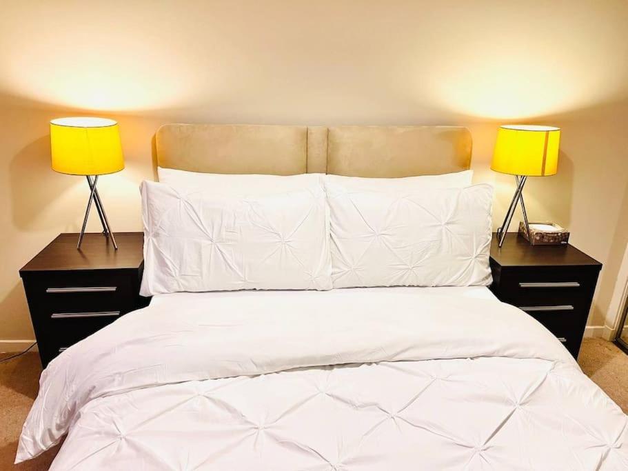 Crown House Two Bedroom Apartment Aberdeen Esterno foto