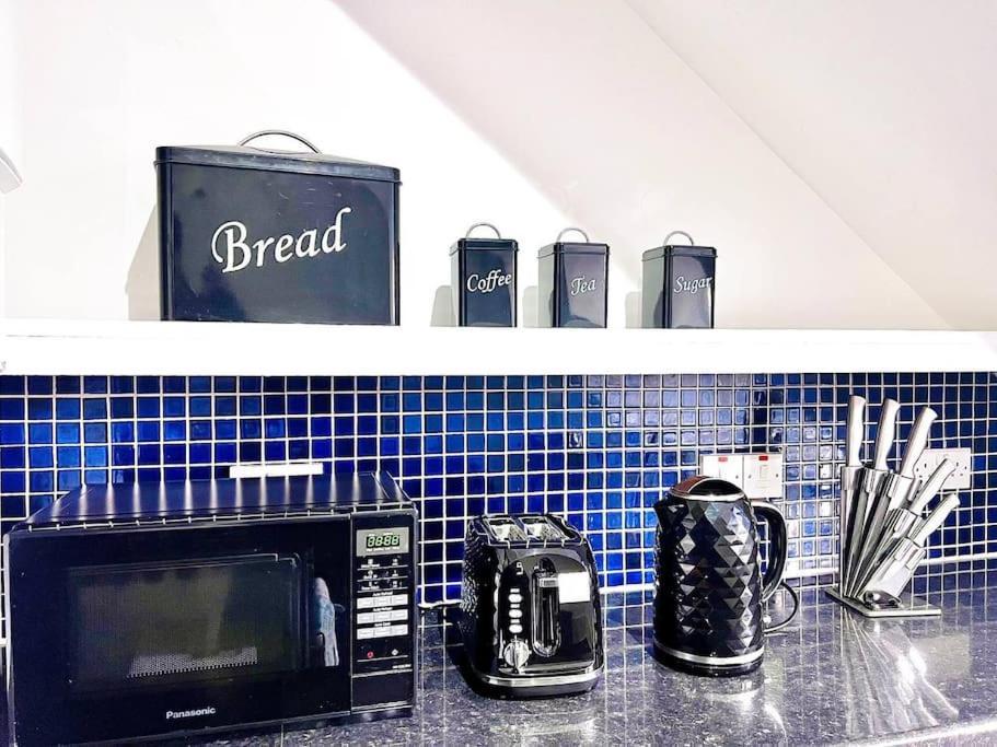 Crown House Two Bedroom Apartment Aberdeen Esterno foto
