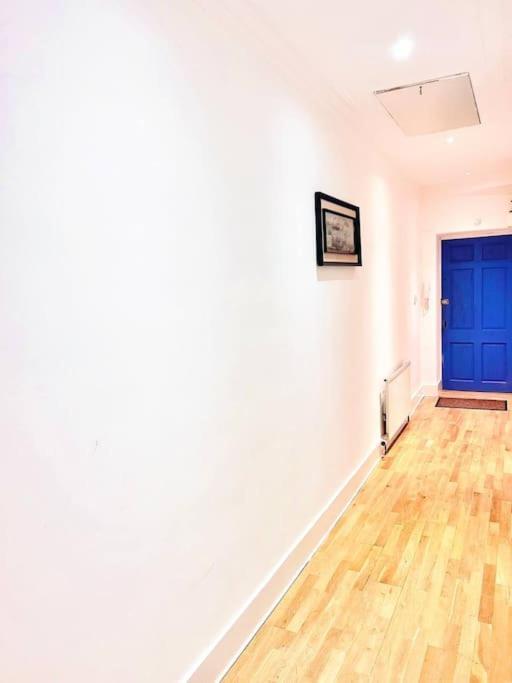 Crown House Two Bedroom Apartment Aberdeen Esterno foto